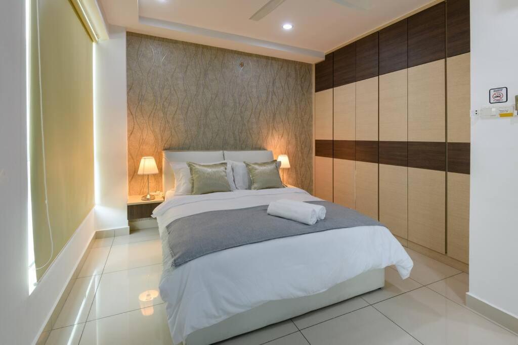 Appartamento 2R1B/Seaview Tropical /1~8Pax/Gurney Mansion One George Town Esterno foto