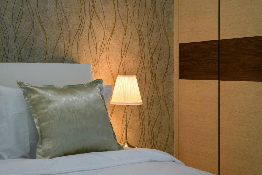 Appartamento 2R1B/Seaview Tropical /1~8Pax/Gurney Mansion One George Town Esterno foto
