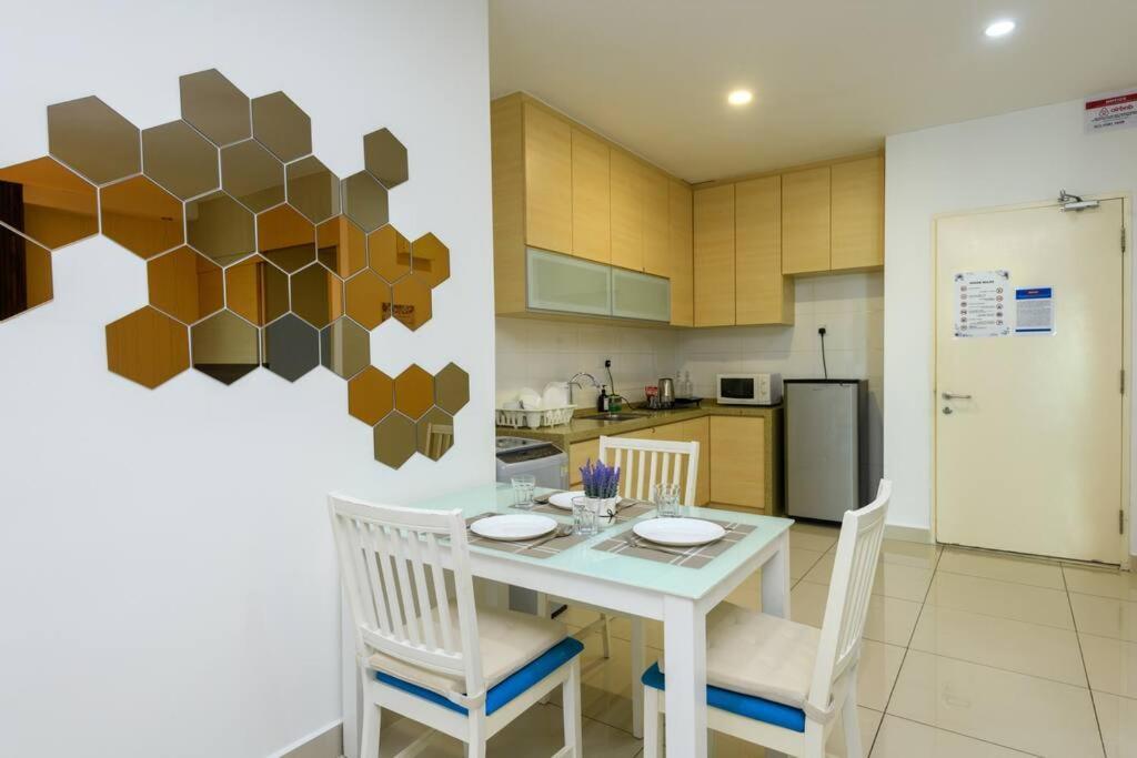 Appartamento 2R1B/Seaview Tropical /1~8Pax/Gurney Mansion One George Town Esterno foto