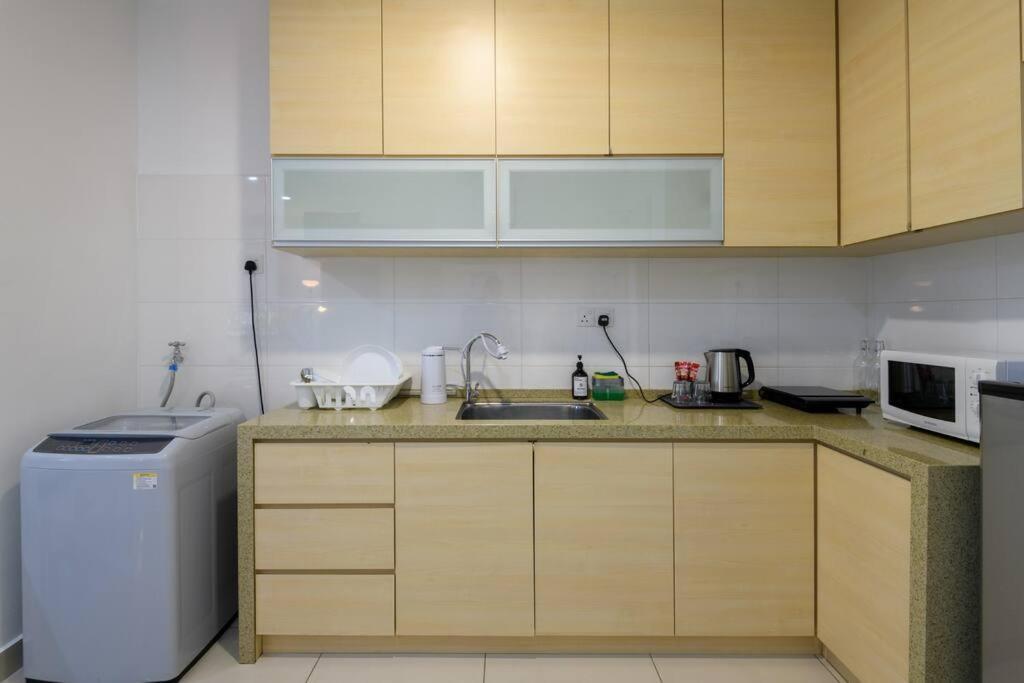 Appartamento 2R1B/Seaview Tropical /1~8Pax/Gurney Mansion One George Town Esterno foto